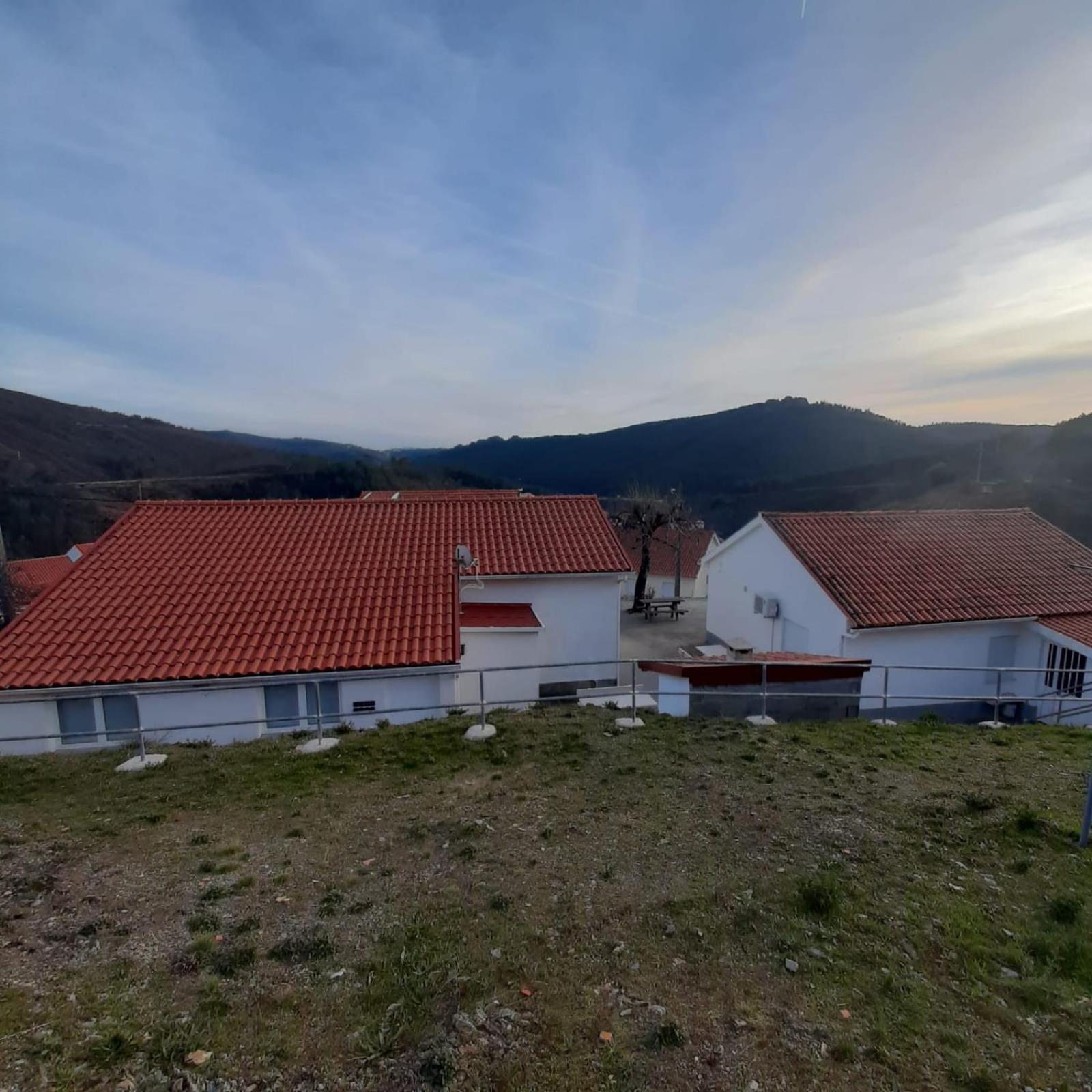 Casa Rural "A Escola" - Meas, Pampilhosa Da Serra Extérieur photo